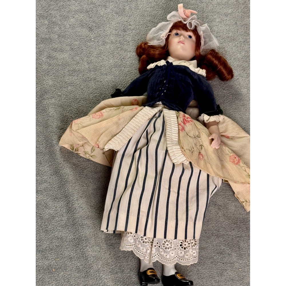 Vintage Franklin Mint Heirloom Porcelain Doll Auburn Hair Blue Eye Velvet Floral